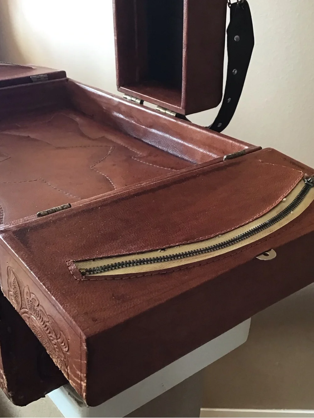 Vintage Tooled Leather Mexican Travel Vanity Train Case